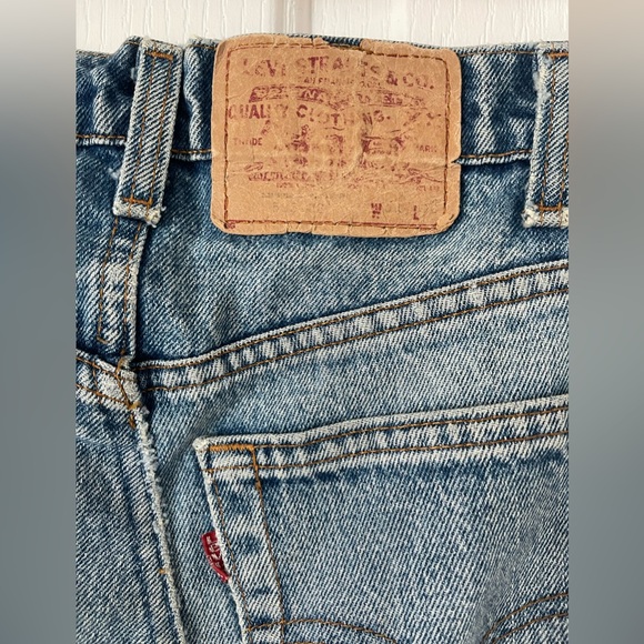 Levi’s denim maxi skirt, red tag. Designed by Canadian designer Preloved. - Picture 9 of 10